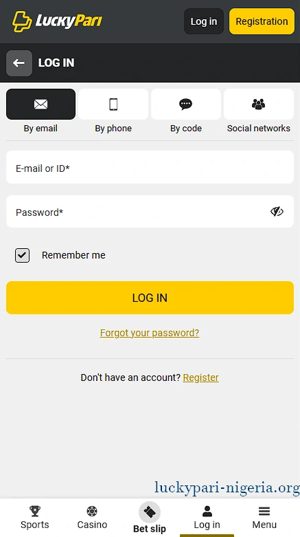 LuckyPari login form screen